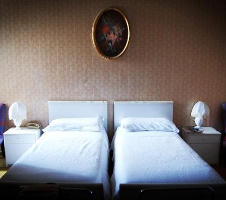 Hotel Pesi Montecatini Terme Kamer foto